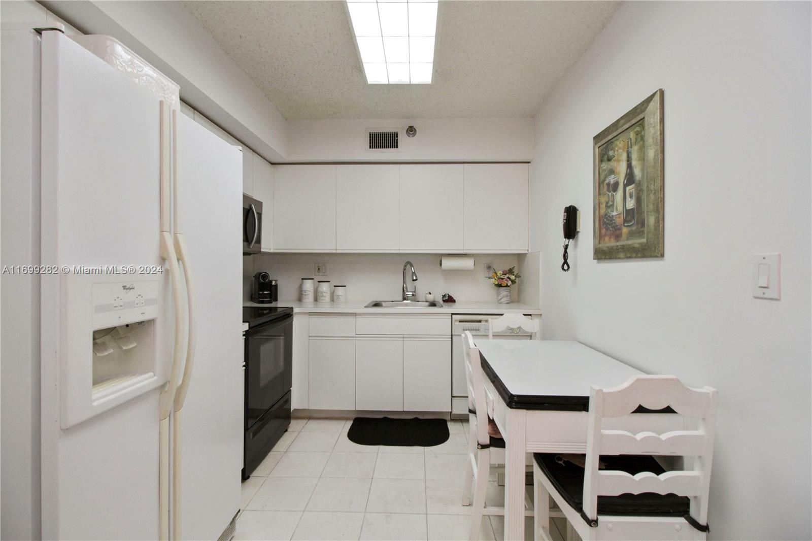 f3b61b38-3587 3400 NE 192nd St # 307, Aventura FL 33180 — #A11699282