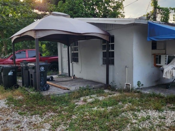 1872 SW 29th Ave, Fort Lauderdale FL 33312 — #A11700121