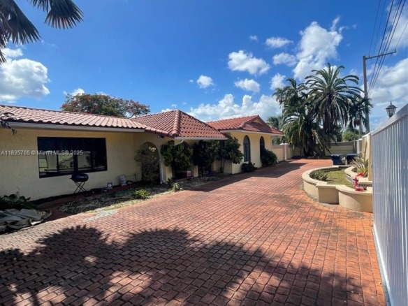 5550 SW 87th Ave, Miami FL 33165 — #A11835765