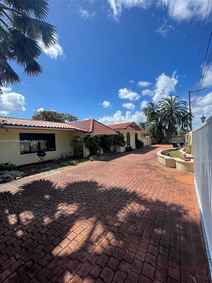 5550 SW 87th Ave, Miami FL 33165 — #A11835765