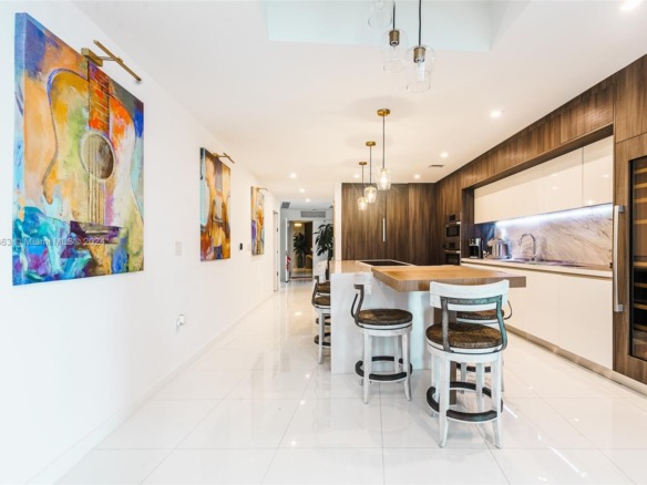851 NE 1st Ave # 2111, Miami FL 33132 — #A11701363