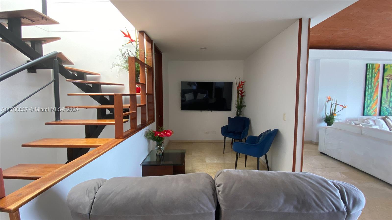 f3b61b38-3665 9 Avenida # 1002, CA 760046 — #A11706837