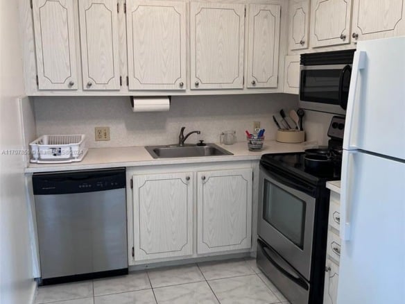 324 Fanshaw H # H, Boca Raton FL 33434 — #A11707850