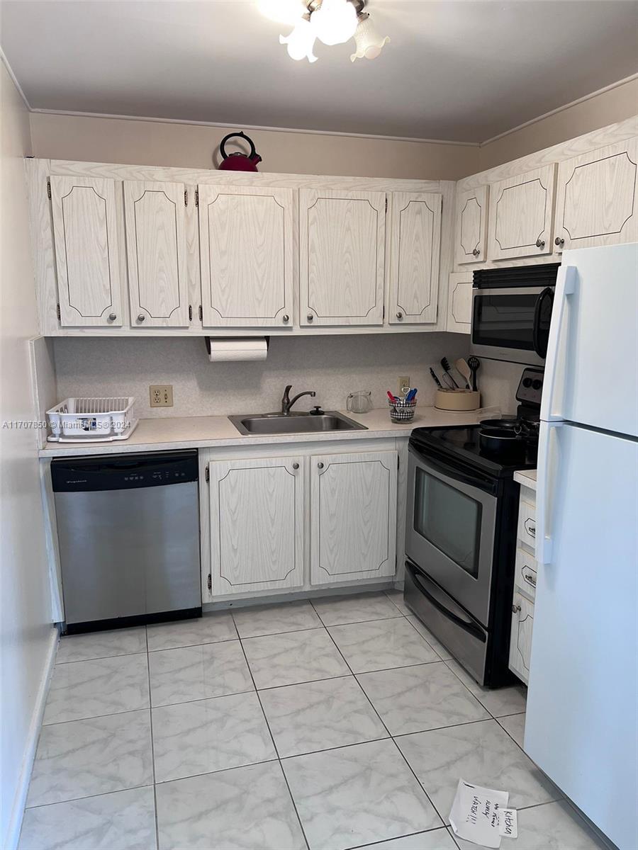f3b61b38-3673 324 Fanshaw H # H, Boca Raton FL 33434 — #A11707850