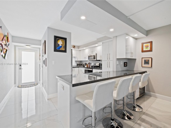 711 S Hollybrook Dr # 109, Pembroke Pines FL 33025 — #A11709725