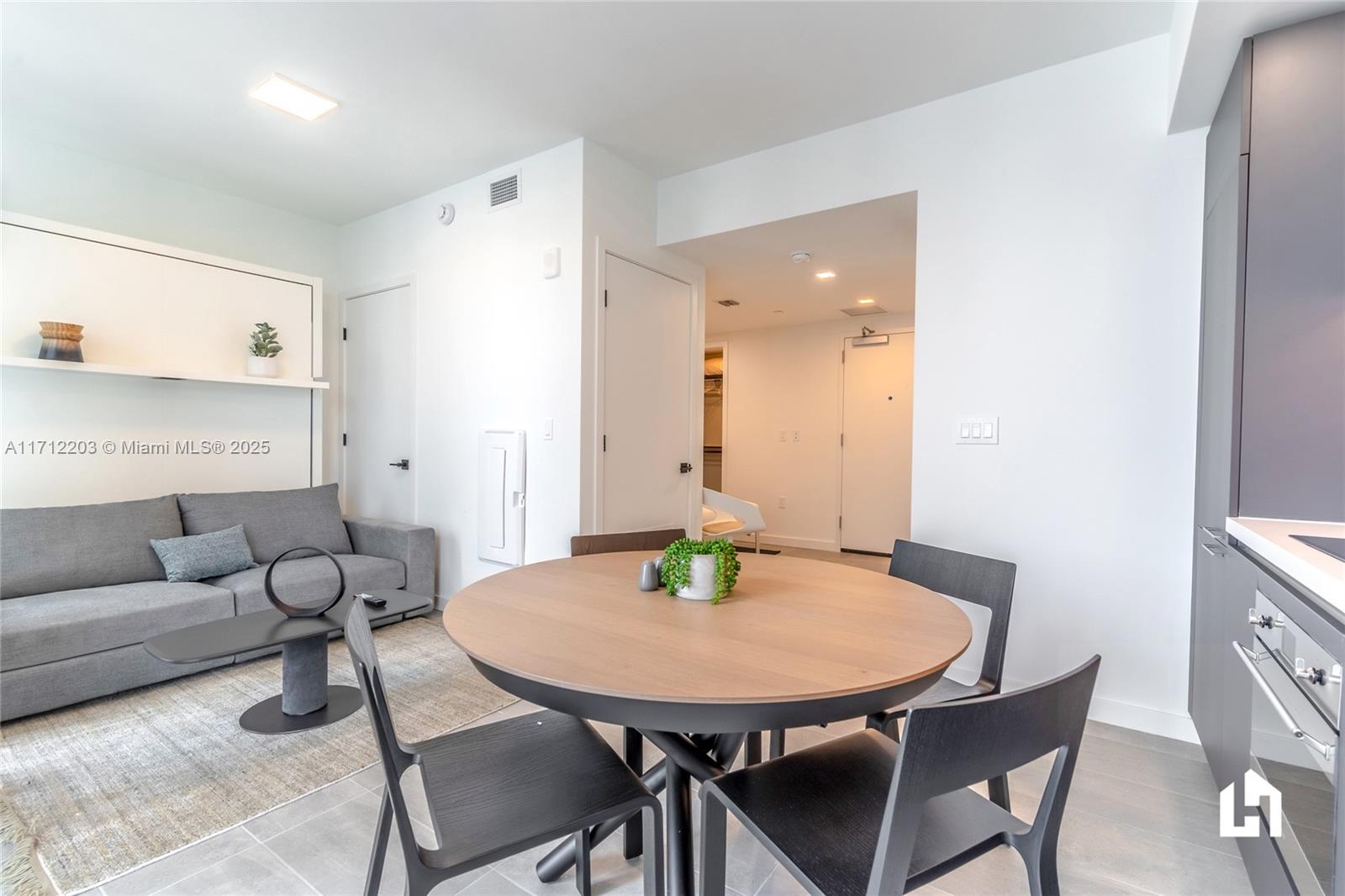 f3b61b38-3706 227 NE 2nd St # 2412, Miami FL 33132 — #A11712203