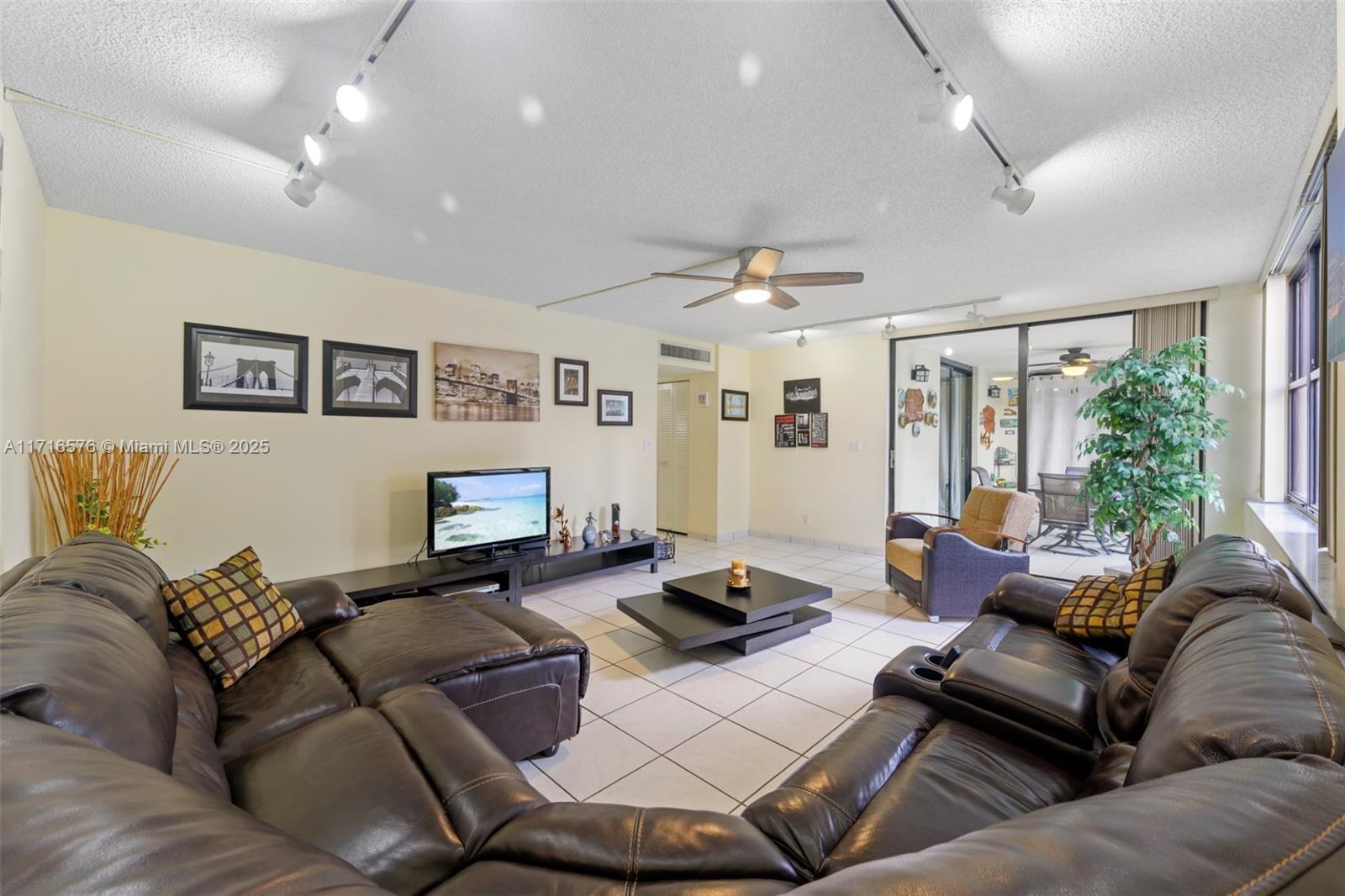 f3b61b38-3747 20401 NE 30th Ave # 8, Aventura FL 33180 — #A11716576