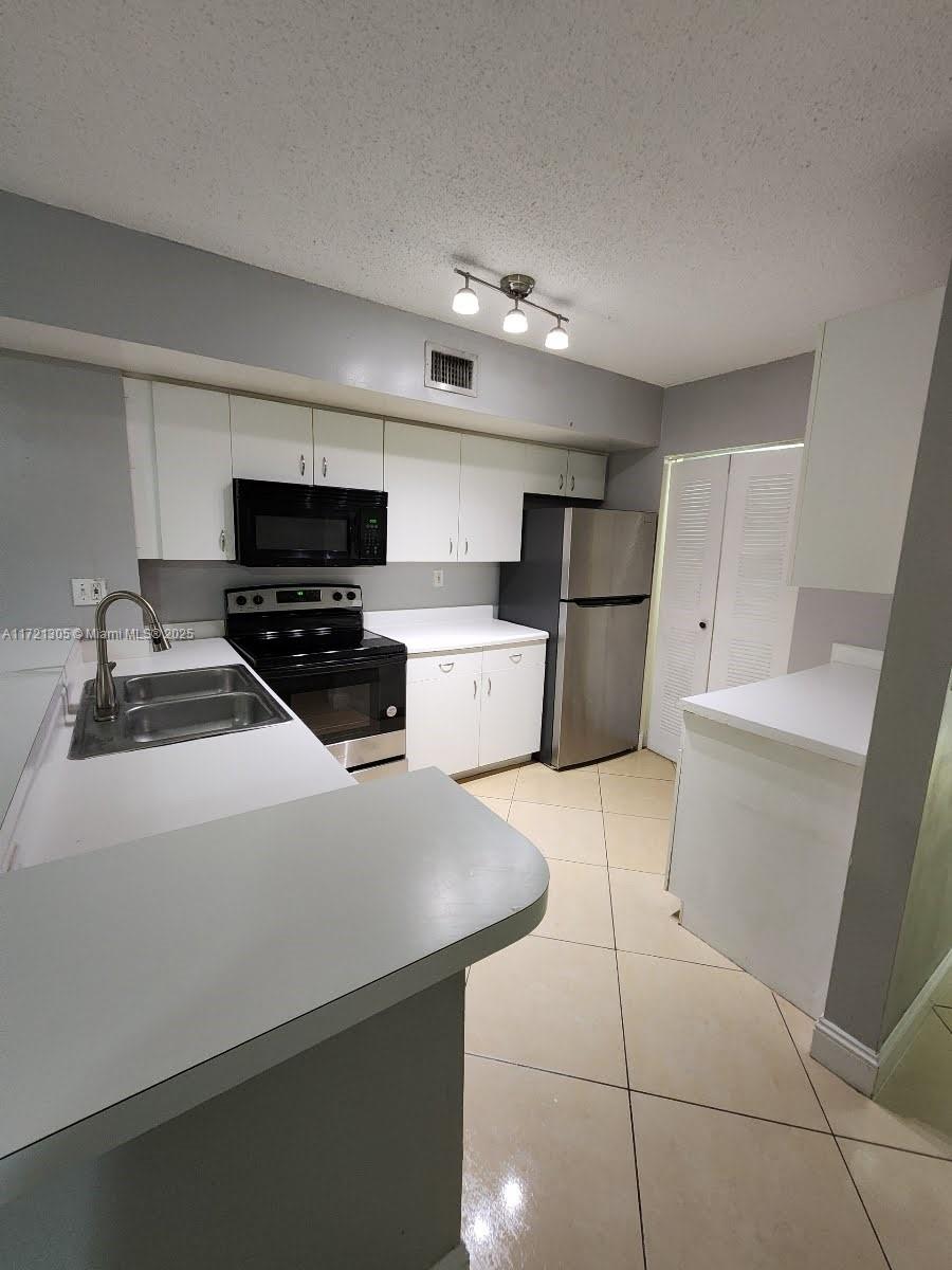 f3b61b38-3800 2600 S University Dr # 129, Davie FL 33328 — #A11721305