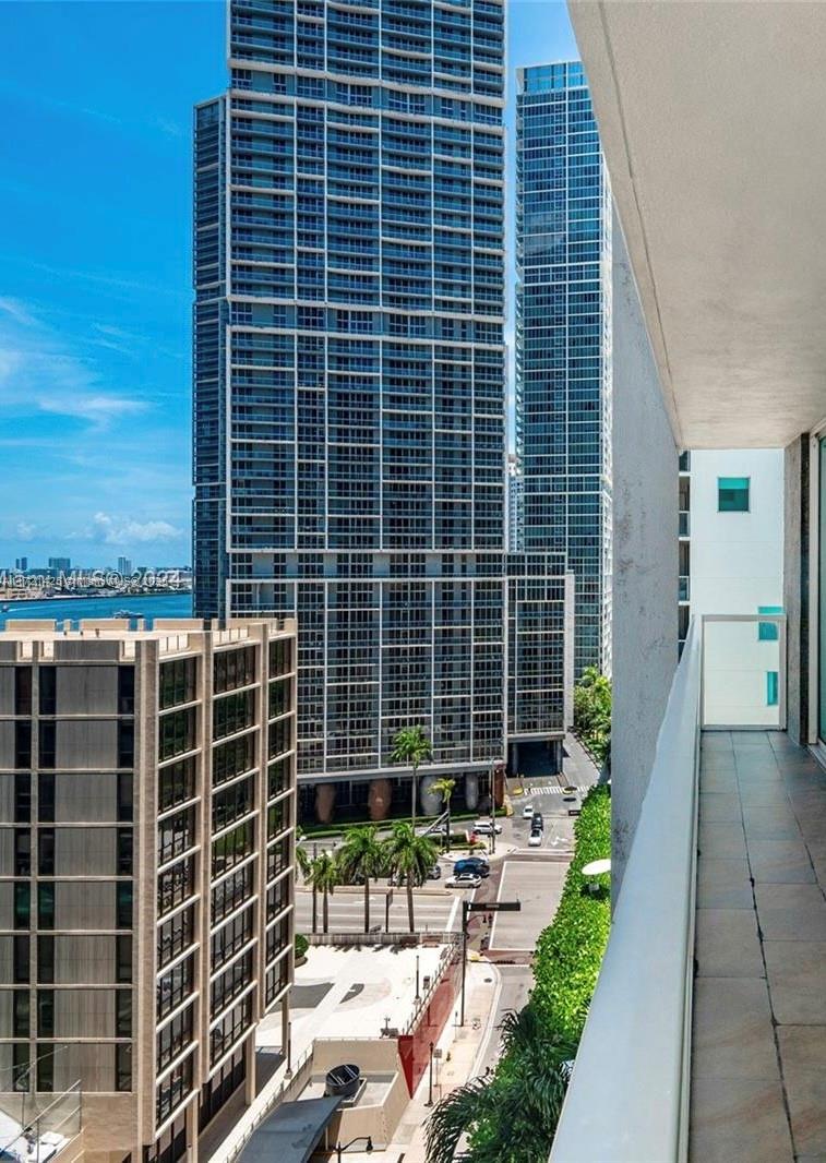 f3b61b38-3803 55 SE 6th St # 1507, Miami FL 33131 — #A11721425