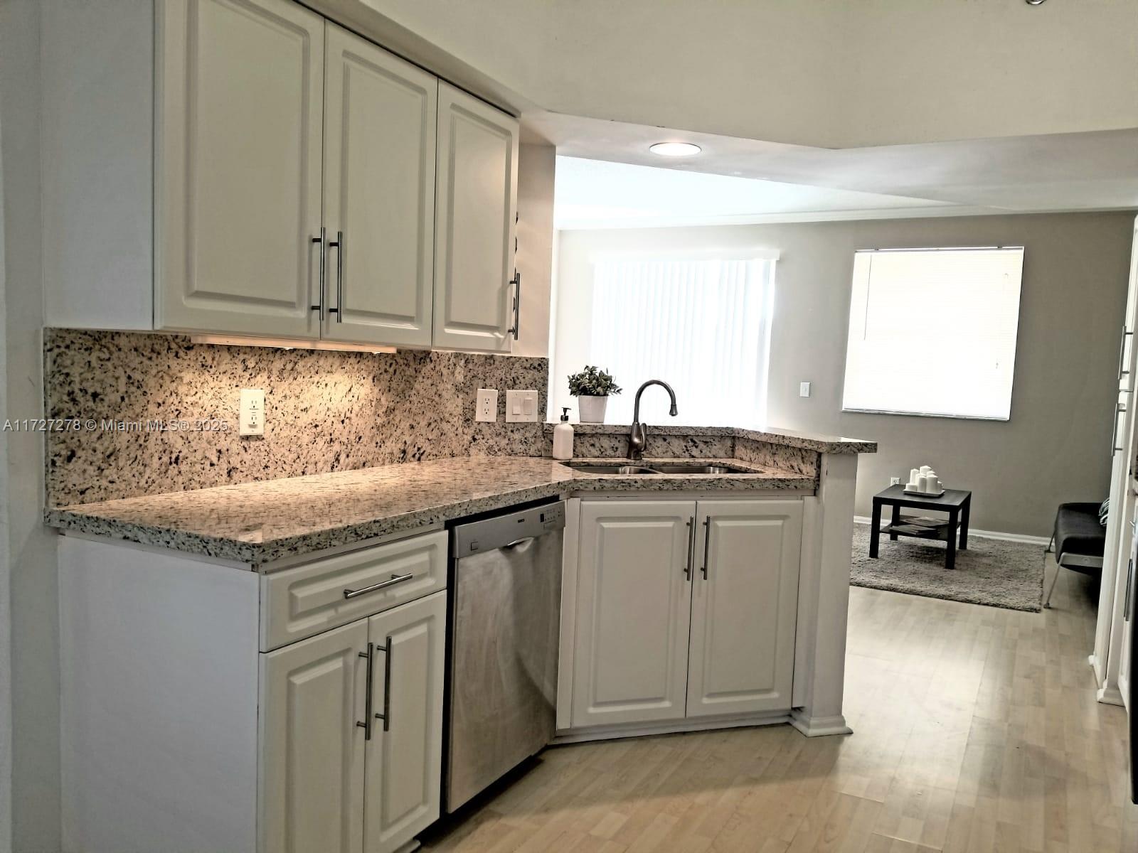 f3b61b38-3899 3215 NE 184 ST # 14302, Aventura FL 33160 — #A11727278