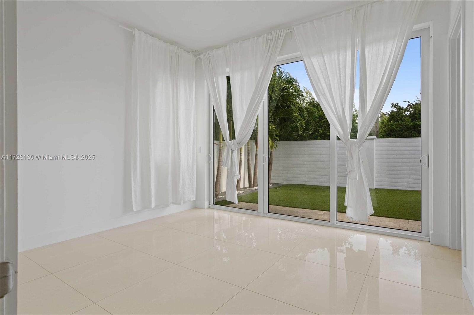 f3b61b38-3918 10296 NW 74th Ter, Doral FL 33178 — #A11728130