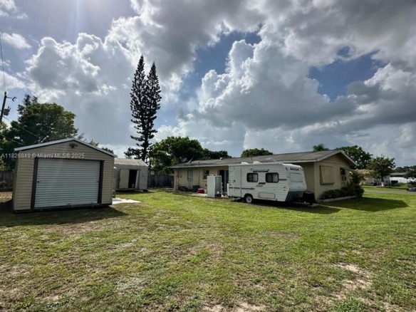 506 York Rd, Lehigh Acres FL 33936 — #A11826849