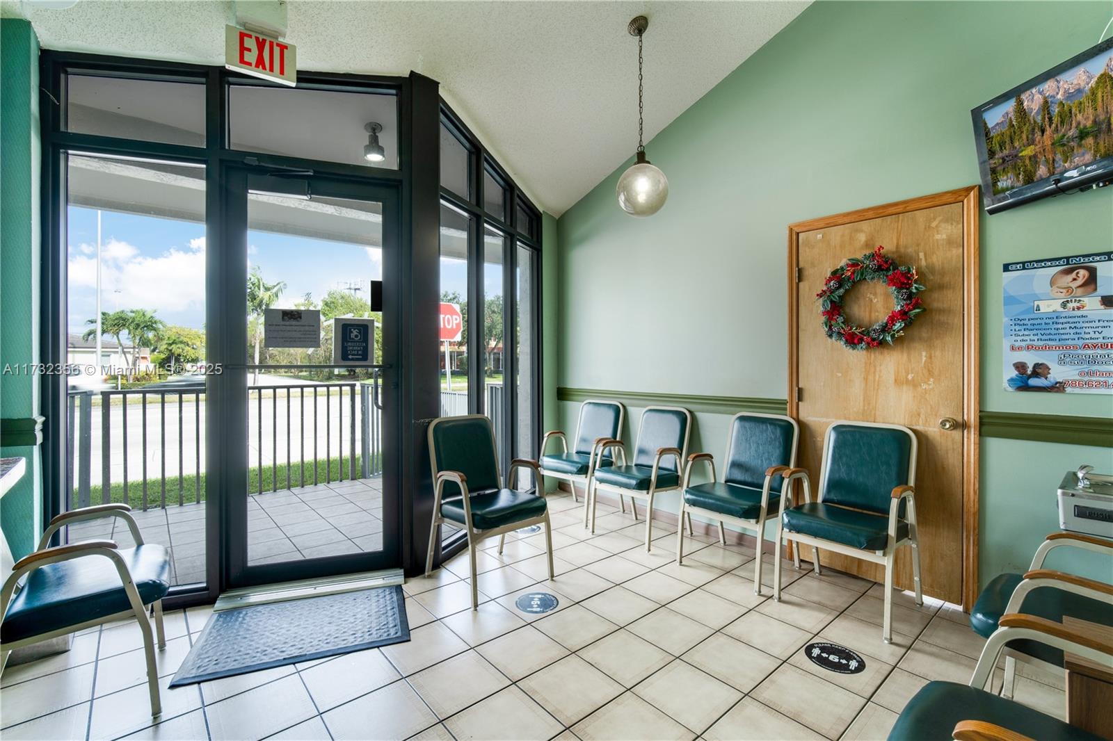 f3b61b38-3976 9950 SW 40th St, Miami FL 33165 — #A11732356