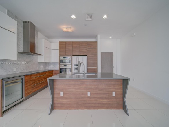 601 NE 27th St, Miami FL 33137 — #A11620599