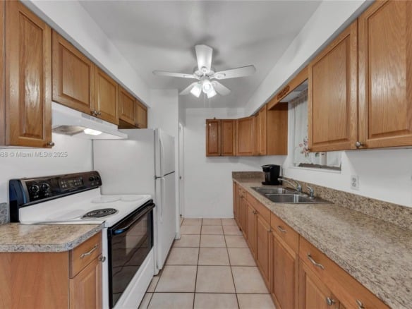 2300 Jackson St # 10, Hollywood FL 33020 — #A11732588