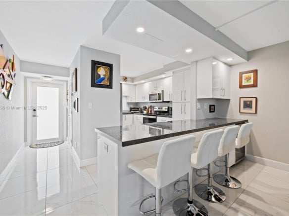 711 S Hollybrook Dr # 109, Pembroke Pines FL 33025 — #A11734096