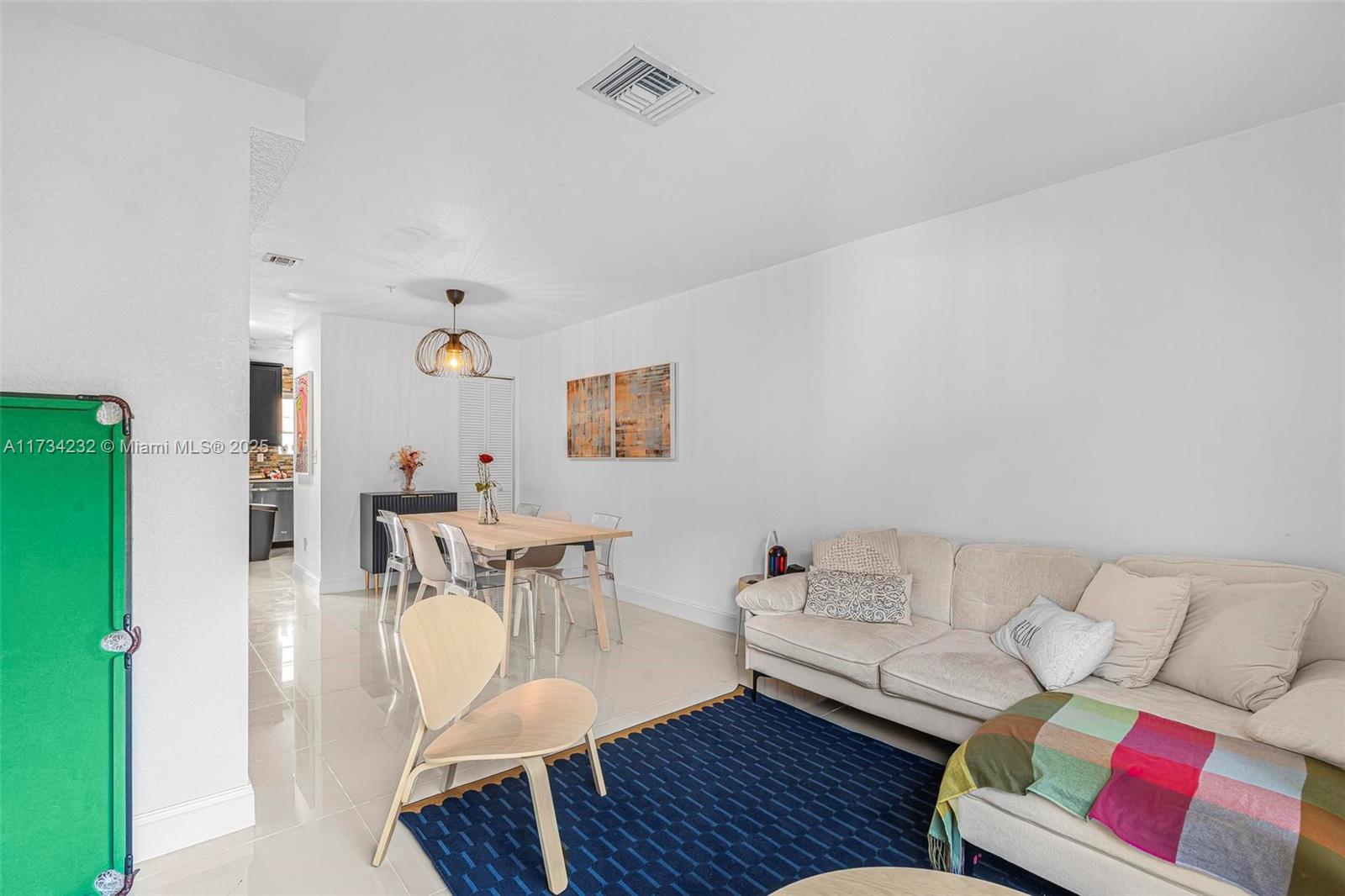 f3b61b38-3998 2196 NE 167th St # 114, North Miami Beach FL 33162 — #A11734232