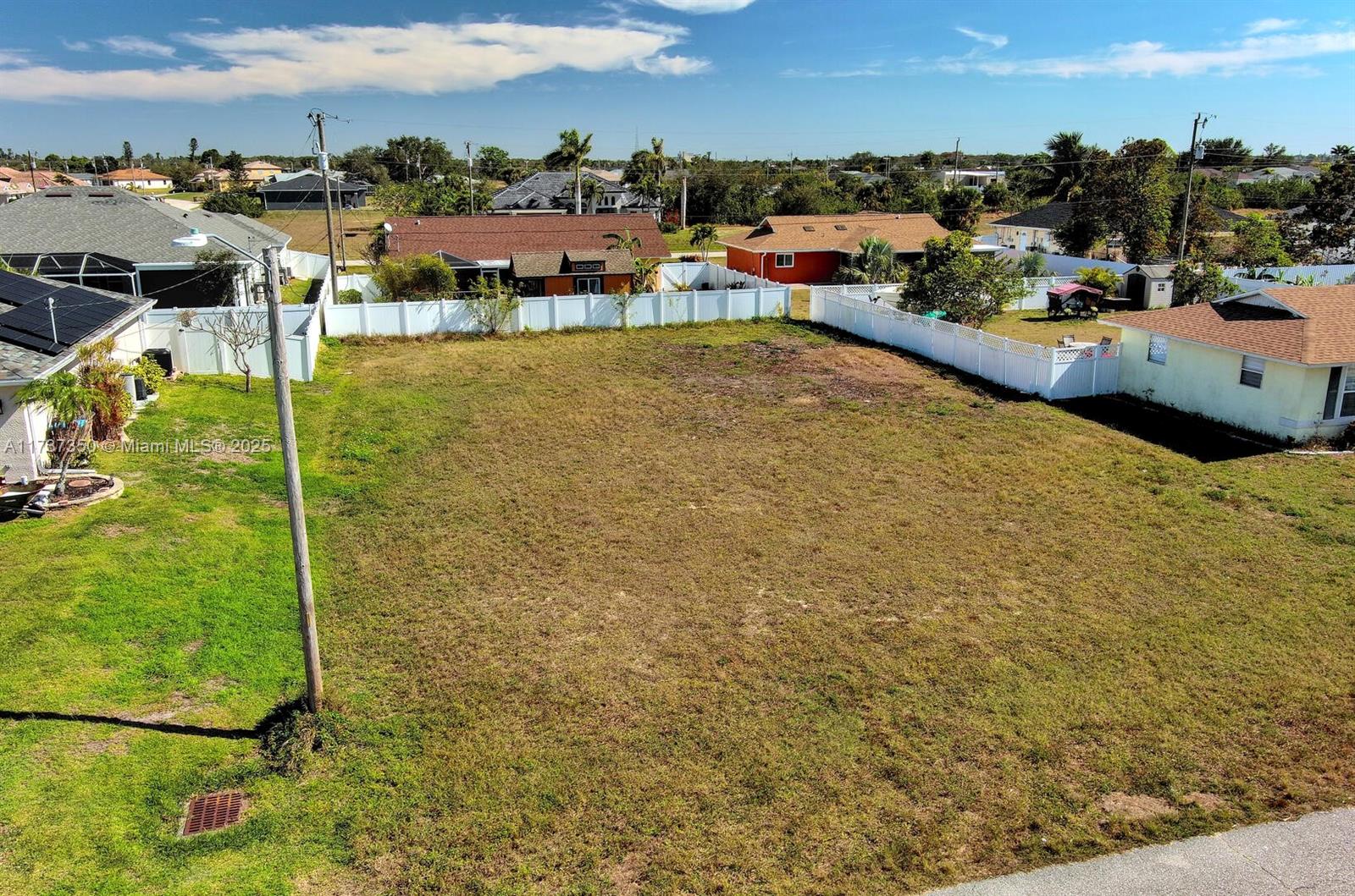 f3b61b38-4033 2013 NE 18th Ave, Cape Coral FL 33909 — #A11737350