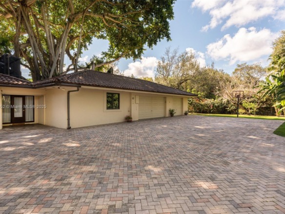 9490 Old Cutler Ln, Coral Gables FL 33156 — #A11739852