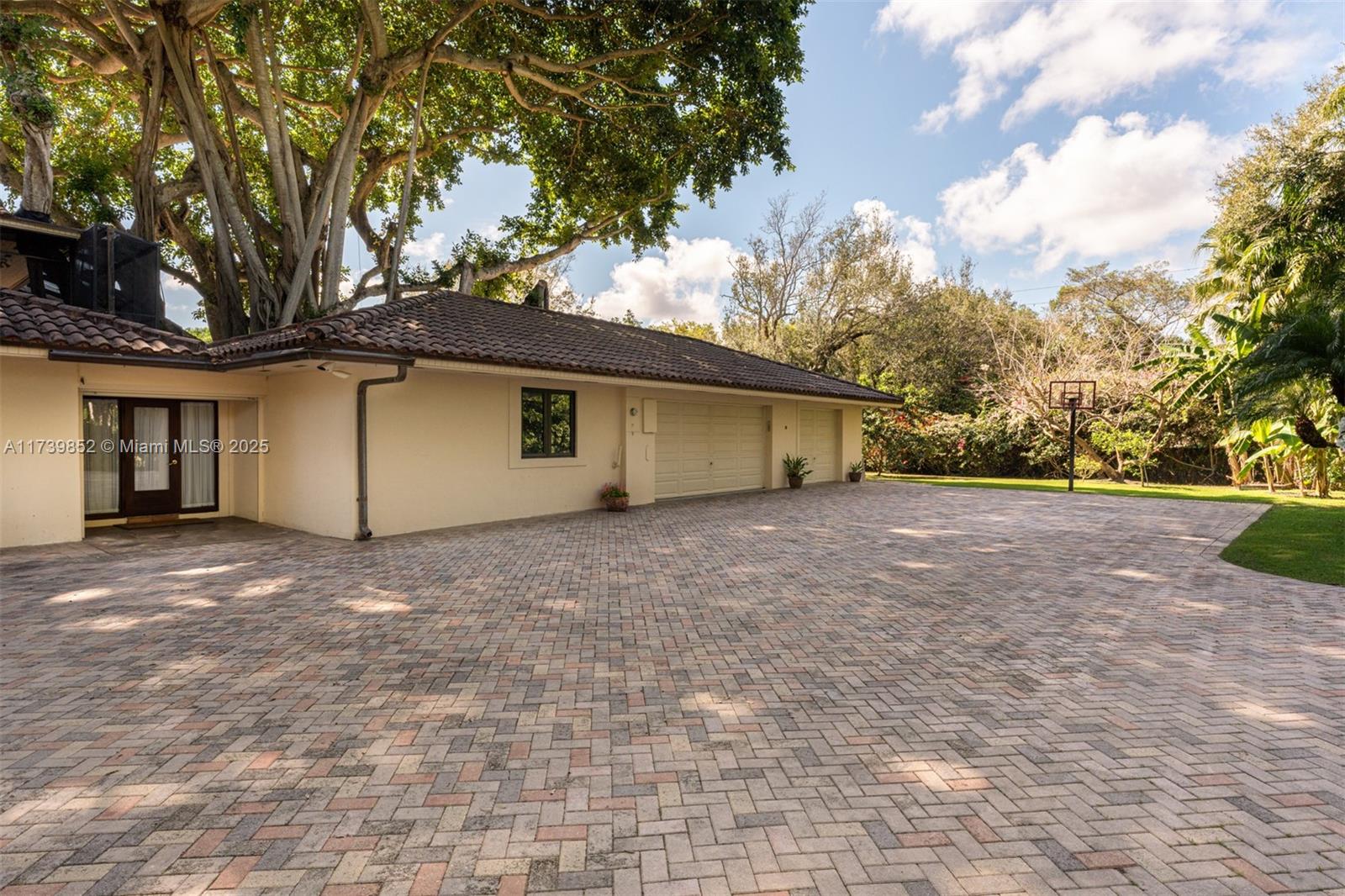 f3b61b38-4061 9490 Old Cutler Ln, Coral Gables FL 33156 — #A11739852