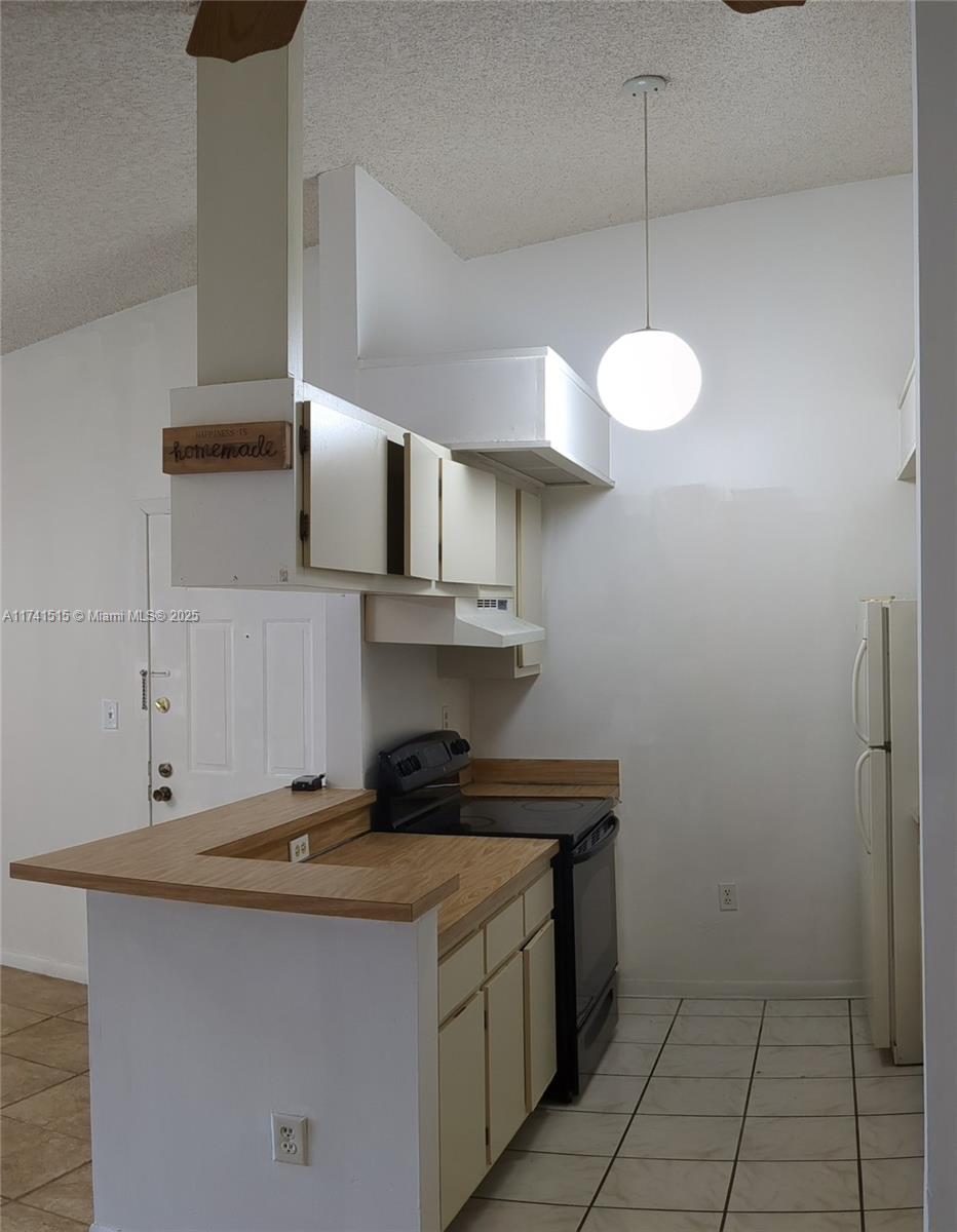 917 NE 199th St # 206, Miami FL 33179 — #A11741515