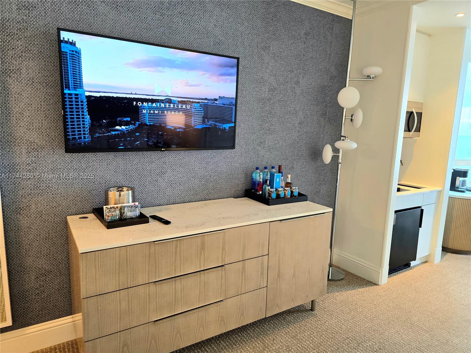 f3b61b38-4112 4401 Collins Ave # 1401, Miami Beach FL 33140 — #A11744250