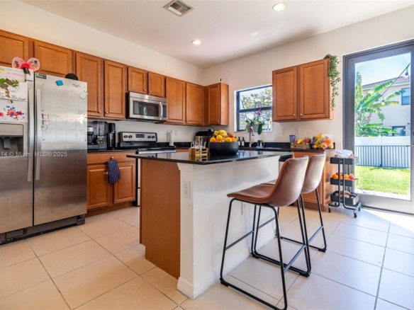 686 NE 191st Ter, Miami FL 33179 — #A11745114