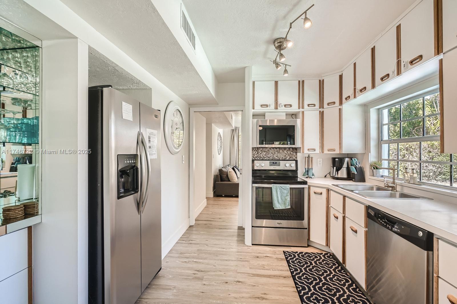 f3b61b38-4148 3830 NE 22nd Ter, Lighthouse Point FL 33064 — #A11746722