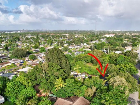 4381 SW 51st St, Dania Beach FL 33314 — #A11749682