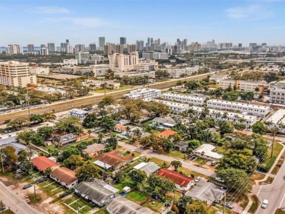 2631 NE 214th St, Miami FL 33180 — #A11750488