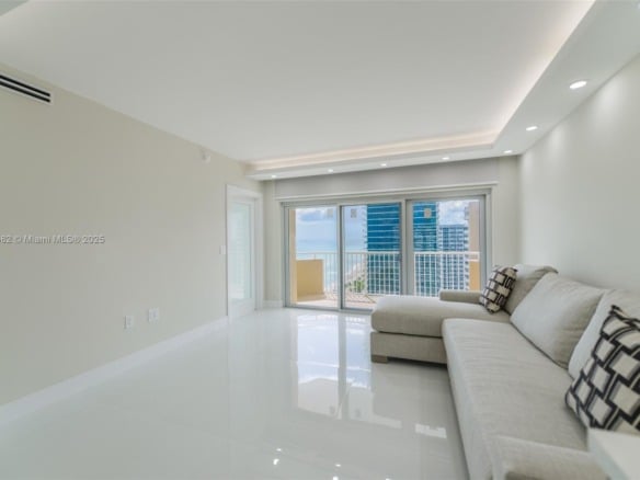 1950 S Ocean Dr # 20L, Hallandale Beach FL 33009 — #A11753582