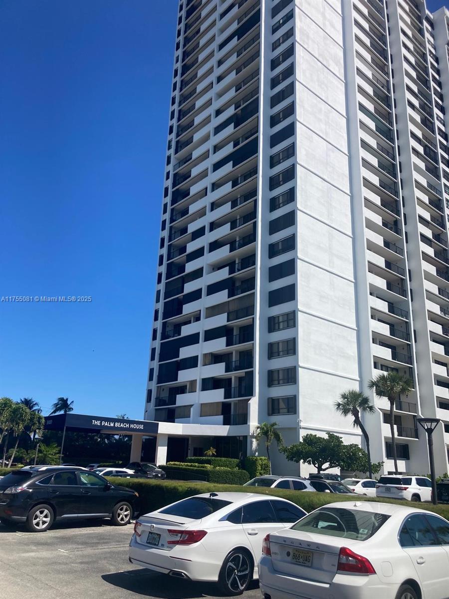 f3b61b38-4254 5600 N Flagler Dr # 304, West Palm Beach FL 33407 — #A11755081