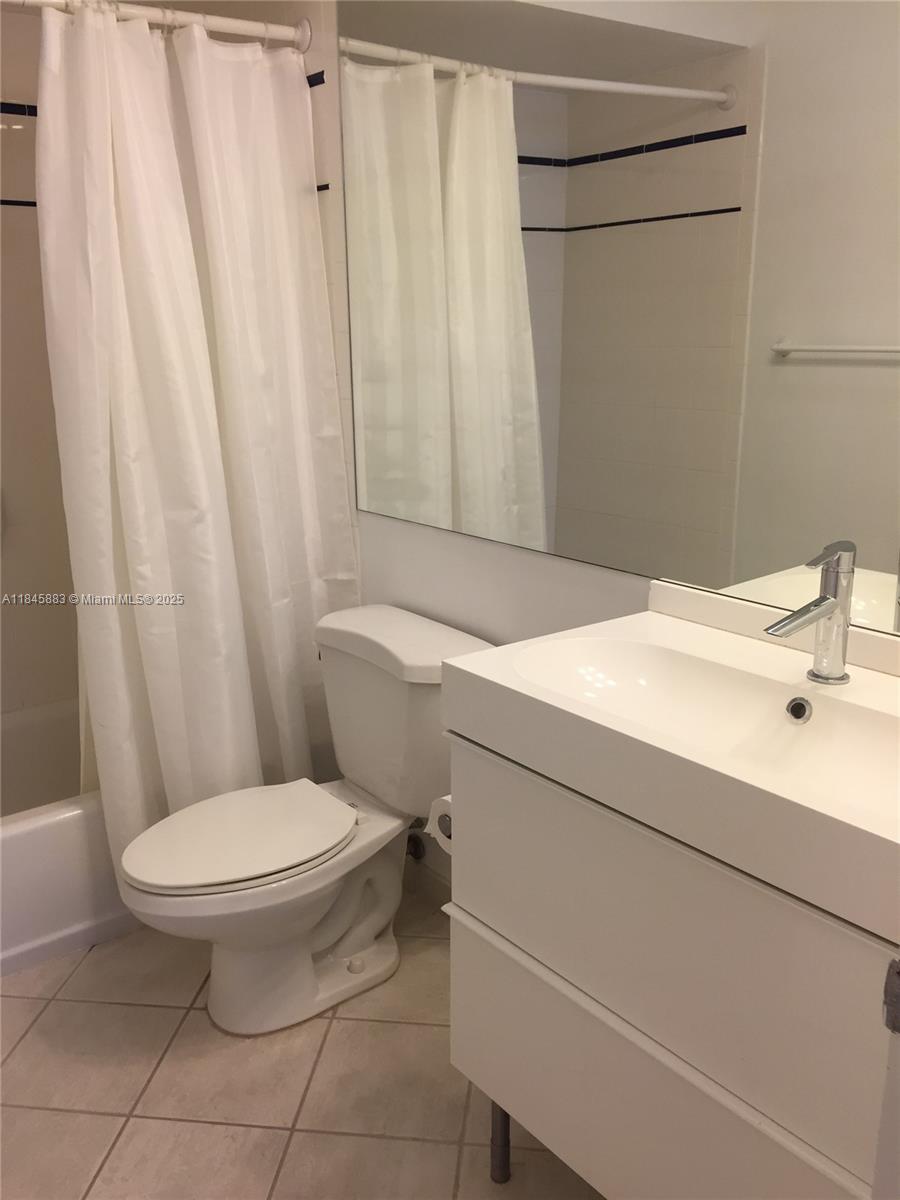 f3b61b38-441 201 Sunrise Drive # 102, Key Biscayne FL 33149 — #A11845883
