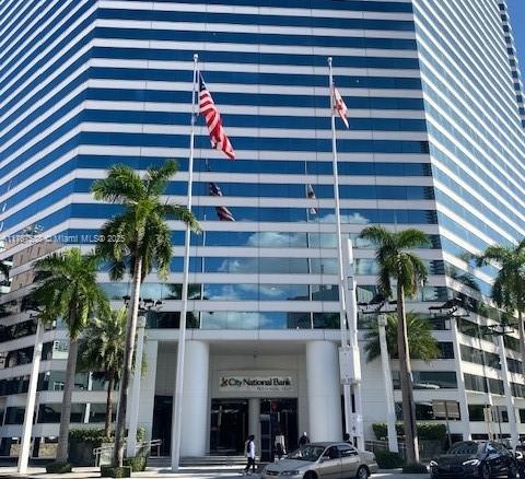100 SE 2 ST # 2000, Miami FL 33131 — #A11767538