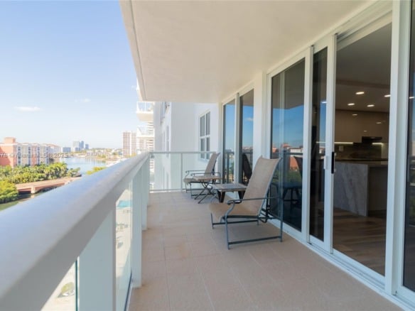 230 174th St # 1015, Sunny Isles Beach FL 33160 — #A11767678