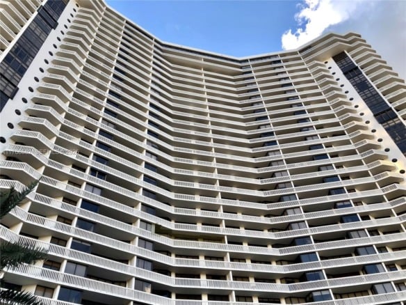 1000 W Island Blvd # 712, Aventura FL 33160 — #A11768582