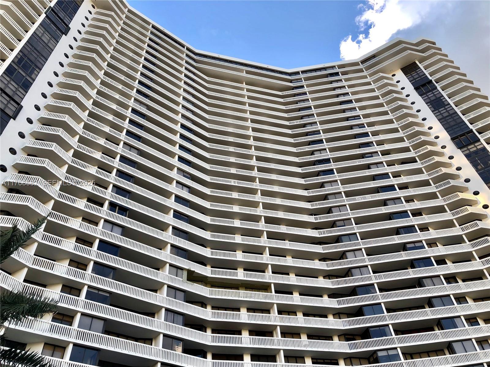f3b61b38-4468 1000 W Island Blvd # 712, Aventura FL 33160 — #A11768582