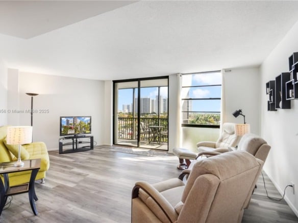 3475 N Country Club Dr # 818, Aventura FL 33180 — #A11770056