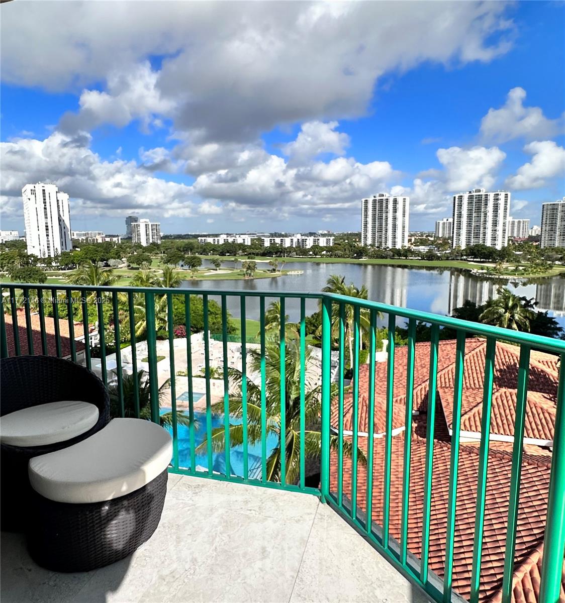 f3b61b38-4534 19900 E Country Club Dr # 1012, Aventura FL 33180 — #A11772116
