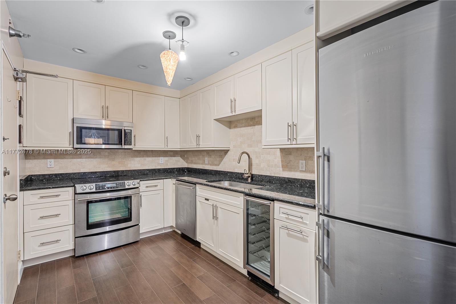 f3b61b38-4542 10185 Collins Ave # 1110, Bal Harbour FL 33154 — #A11772478