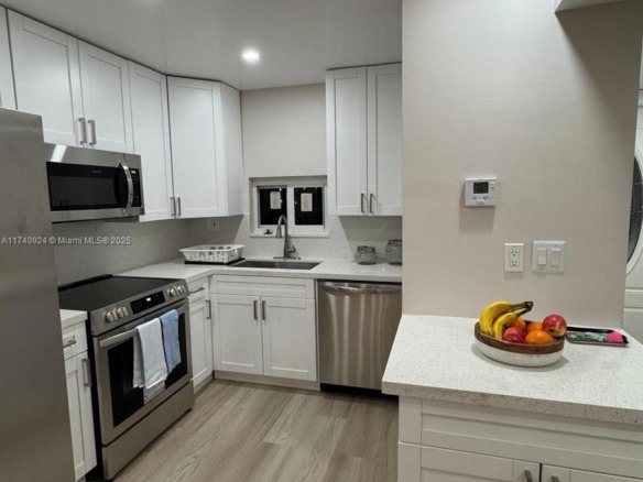 9200 N Hollybrook Lake Dr # 208, Pembroke Pines FL 33025 — #A11740924