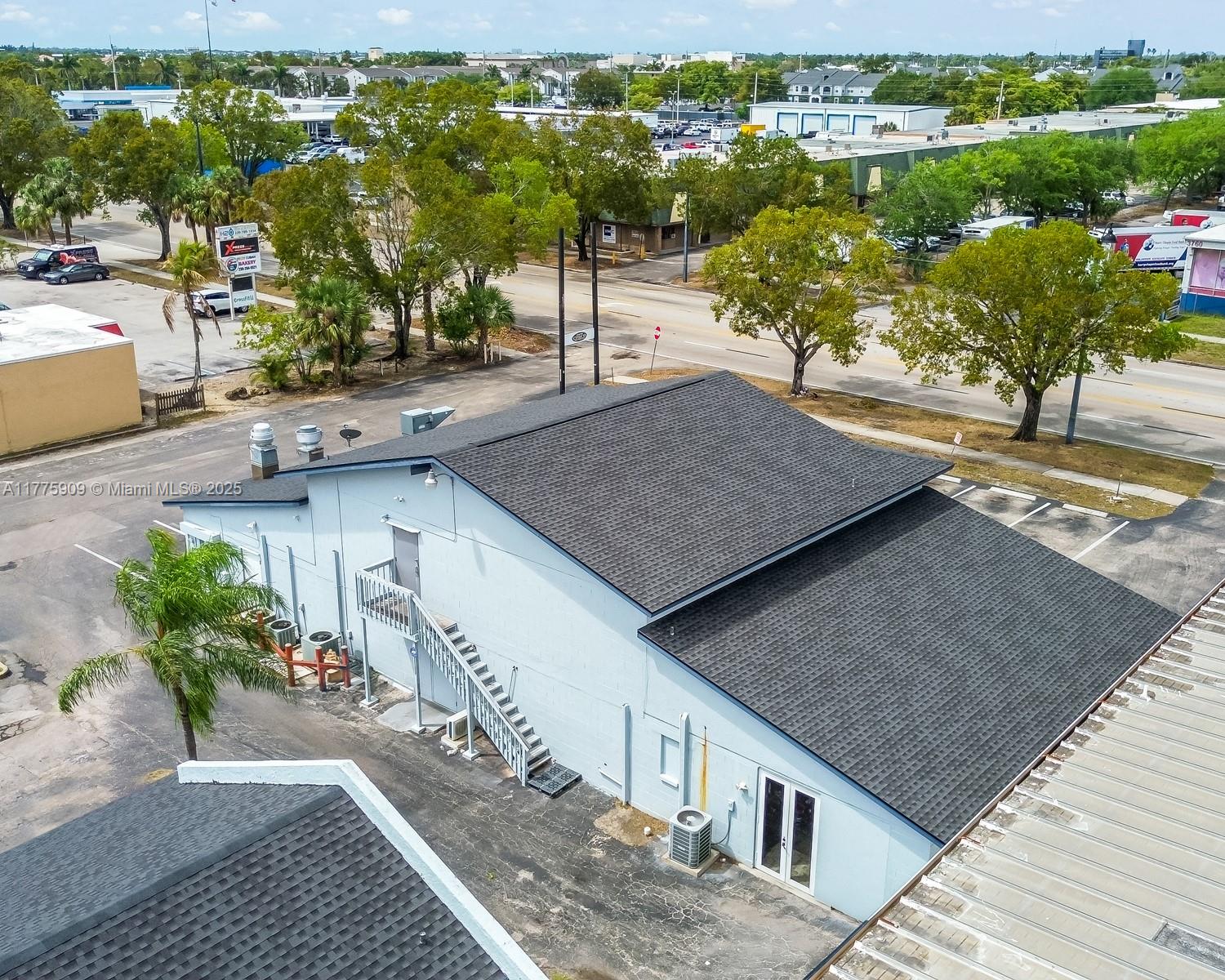 DCIM101MEDIADJI_0174.JPG 3775 Fowler ST, Fort Myers FL 33901 — #A11775909