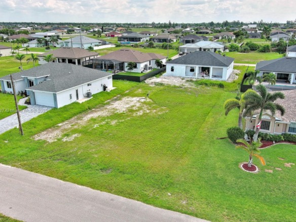 1025 NW 35th Place, Cape Coral FL 33993 — #A11851237