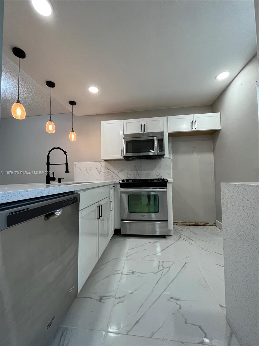f3b61b38-466 5102 NW 36th St # 605, Lauderdale Lakes FL 33319 — #A11679173