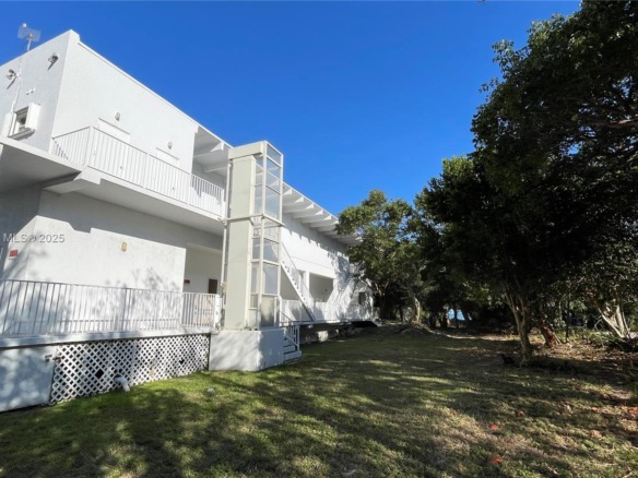 14 125th Street Gulf, Marathon FL 33050 — #A11782185