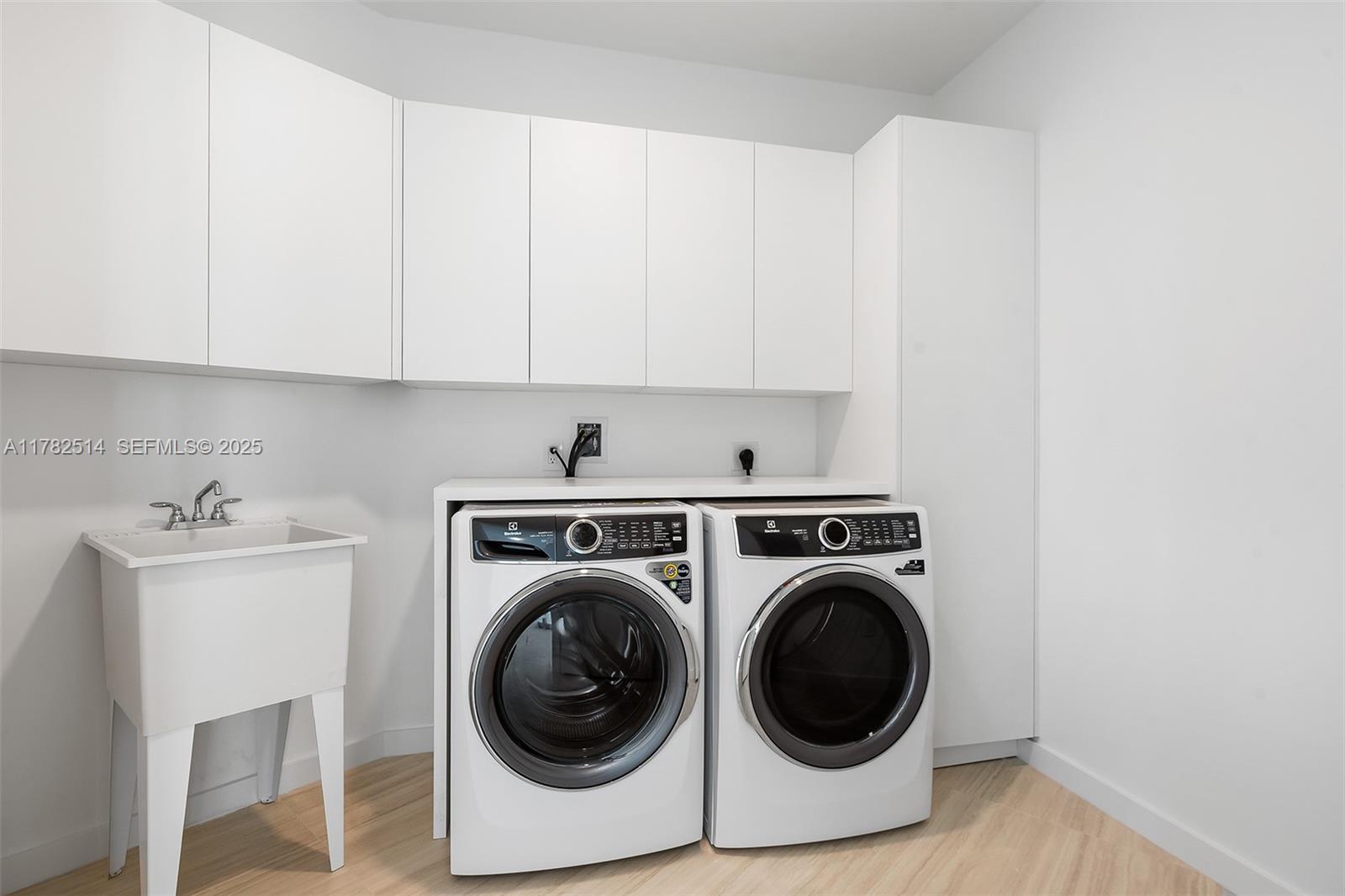 f3b61b38-4694 851 NE 1st Ave # 5500, Miami FL 33132 — #A11782514