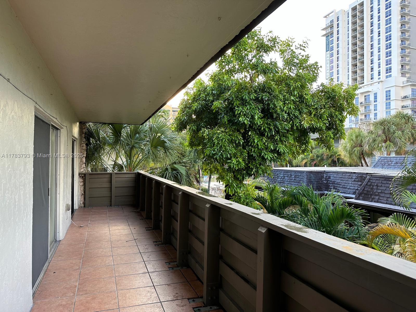 f3b61b38-4713 8335 SW 72nd Ave # 202D, Miami FL 33143 — #A11783793