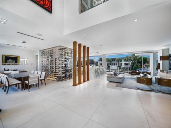 830 Lugo Ave, Coral Gables FL 33156 — #A11784499