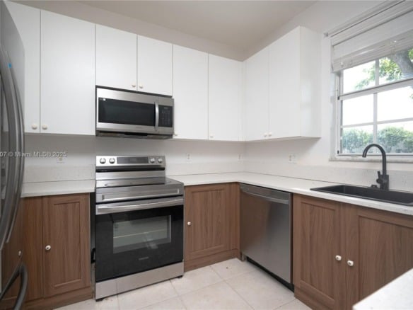 445 NE 21st Ave, Homestead FL 33033 — #A11786107