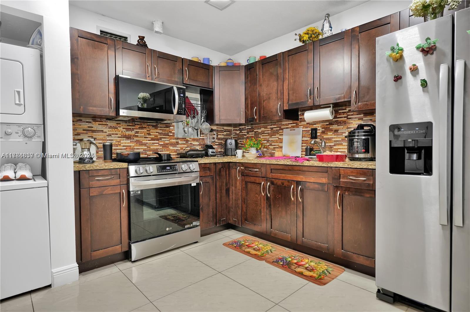 f3b61b38-4764 7225 SW 21st St, Miami FL 33155 — #A11786837